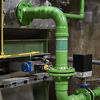 Auch das Kühlwassersystem in DN 100 wurde in Megapress ausgeführt und nachträglich lackiert. (Foto: Viega) 