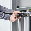 Die passgenaue Dämmung der Viega-Wandscheiben ist universell einsetzbar: Ohne den Adapter in Verbindung mit der Wandscheibenabdichtung, mit dem Adapter auch direkt in Verbindung mit den Viega-Rotgussverlängerungen, wenn keine Anforderungen an den Feuchteschutz gestellt werden. (Foto: Viega)