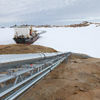 Zelfvoorzienende levering van drinkwater: voorverwarmd zeewater wordt via een 300 meter lange pipeline naar de ontzoutingsinstallatie in het onderzoeksstation geleid. (Foto: KAEFER)