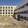 The new build on the Vivantes hospital site in Berlin, Germany, offers space for 164 beds for psychiatry and geriatrics. 
