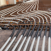 At the expansion joints, the pipes are protected by a one-metre-long sleeve which means they remain reliably tight for the building's entire service life. 