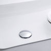 Präzision in Design und Funktion auch oberhalb des Waschtisches: Die runde Abdeckhaube des Ablaufventils harmoniert hervorragend mit der Form des Waschbeckens. Ein einfacher Fingerdruck genügt und das Ablaufventil wird geschlossen beziehungsweise geöffnet. (Foto: Viega)