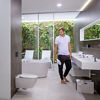 Koupelna je individuální obytný prostor obklopený moderní technikou a stylovým designem.