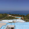 Das Infinity Resort Tropea der Hotelkette JSH Hotels & Resorts wurde auf einem Kap hoch über dem Meer bei Vibo Valentia in Italien errichtet.