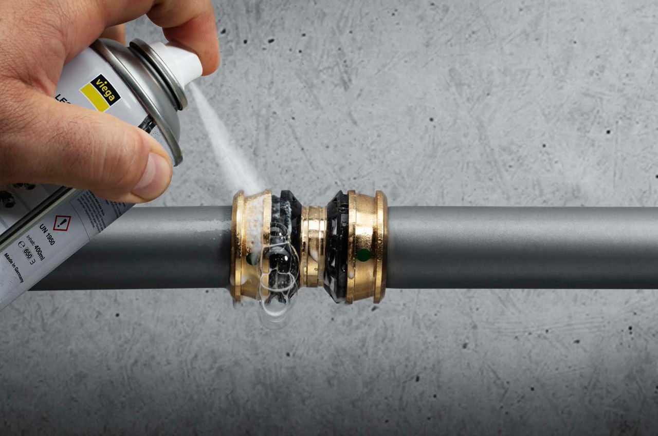Als DVGW-Arbeitsblatt G 600 gehört die Technische Regel für Gasinstallationen (TRGI) zu den wichtigsten Vorschriften für alle Experten des Gasfachs. Nach rund zehn Jahren wurde die TRGI jetzt umfassend überarbeitet und als TRGI 2018 veröffentlicht. Sie berücksichtigt neueste Erkenntnisse aus der Praxis.