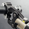 Schritt 3: Der Verbinder wird mit der Pressgun sekundenschnell verpresst und kraftschlüssig mit dem Rohr verbunden.
