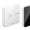 „Fonterra Smart Control“ ist mit dem „Design Plus powered by ISH“ ausgezeichnet worden: Elegant in schlichtem Weiß oder Schwarz fügt das Raumthermostat sich in jeden Raum ein. (Foto: Viega)