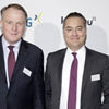 Walter Viegener (l.), Geschäftsführender Gesellschafter der Viega GmbH & Co. KG, und Viega- Geschäftsbereichsleiter Personal Peter Schöler freuen sich über die Auszeichnung „Bester Arbeitgeber 2016“.  