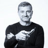 Achim Pohl zeichnet für die Gestaltung von rund ein Dutzend Viega Betätigungsplatten verantwortlich, von denen viele schon hoch angesehene Designpreise gewonnen haben. (Foto: Viega)