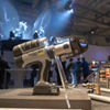Das war eine Premiere: In Hamburg wurde erstmals in Deutschland die neue „Pressgun 6 Plus“ der Öffentlichkeit vorgestellt, mit der Viega zugleich in die digitale Werkzeugverwaltung mit entsprechenden Services einsteigt. (Foto: Viega)