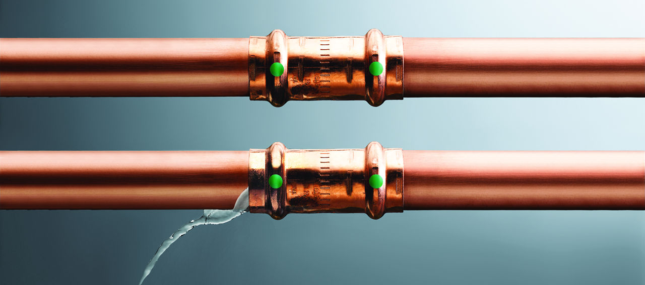 All Viega press connectors offer a unique safety feature: the Viega SC-Contur. It ensures that unpressed connections are visibly indicated as leaky. It works both with compressed air and with water.