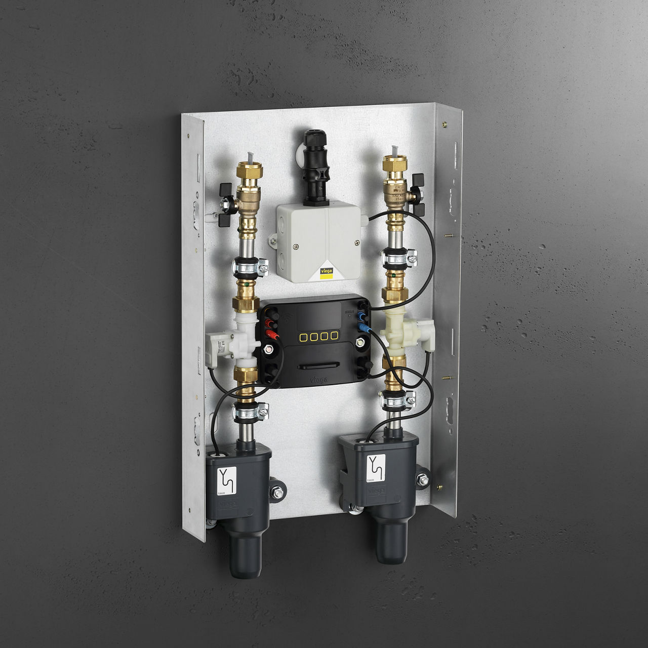 Die weiter entwickelte Elektronik der Viega Spülstation mit Hygiene + Funktion spült je nach Bedarf zu festgelegten Zeiten, nach Zeitintervallen, nutzungsabhängig oder bei Erreichen hygienekritischer Temperaturen.
